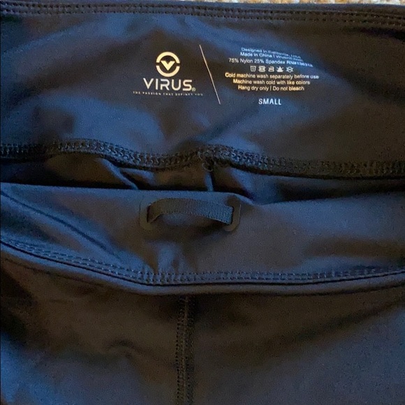 Virus 3/4 Leggings - Picture 2 of 6